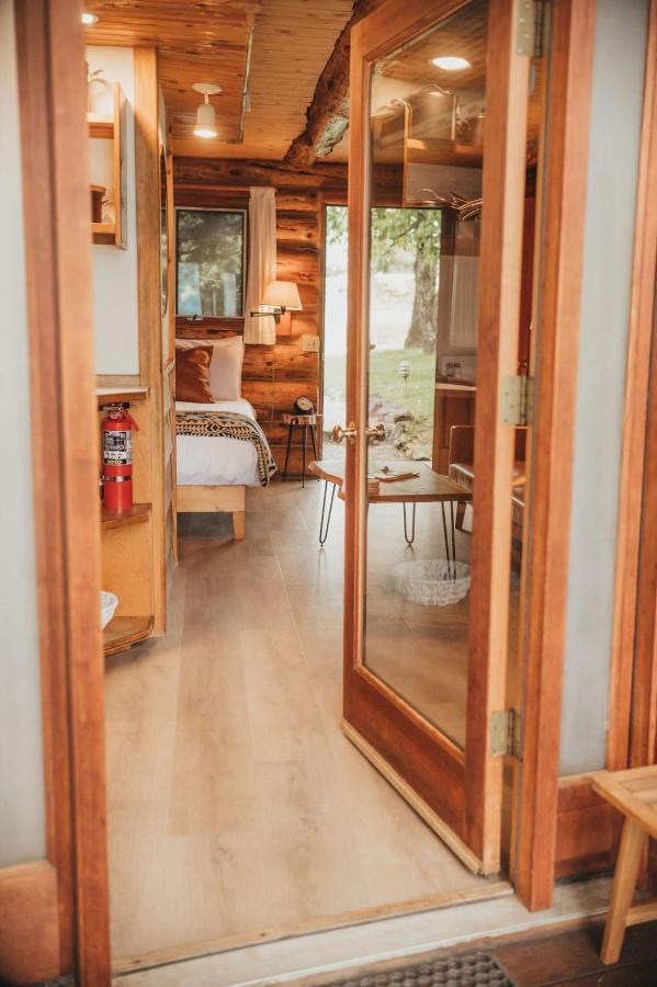 Wilder And Pine Riverside Cabins Stevenson Екстериор снимка