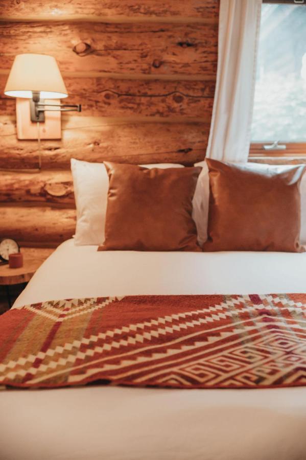 Wilder And Pine Riverside Cabins Stevenson Екстериор снимка